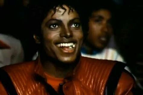 MJ enjoying popcorn during the video of Thriller. | Michael jackson ...