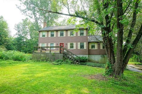 Sandown, NH Real Estate - Sandown Homes for Sale | realtor.com®