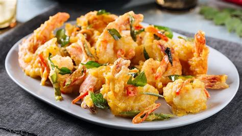 Salted Egg Prawns - Recipe Unilever Food Solutions | Recipe | Prawn ...