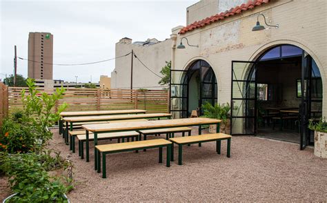 5 Best: Patio Bars - The Bend Magazine