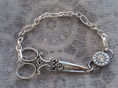 Elegant Hair Stylist Scissor Charm Bracelet | Schmuck, Armband ...