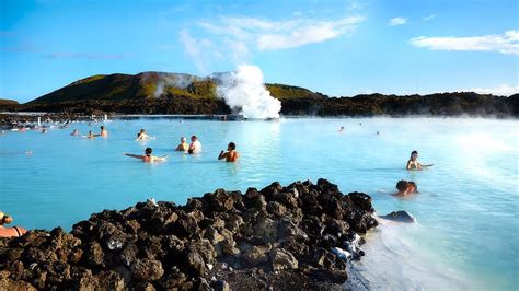 Winter at the Blue Lagoon (Bláa lónið) in Iceland - YouTube