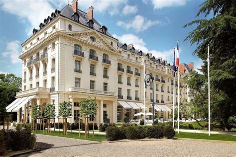 The best luxury hotels in France - luxury France tours - Artisans of ...