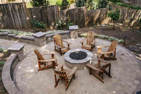 23 Backyard Landscape Ideas for Any Backyard