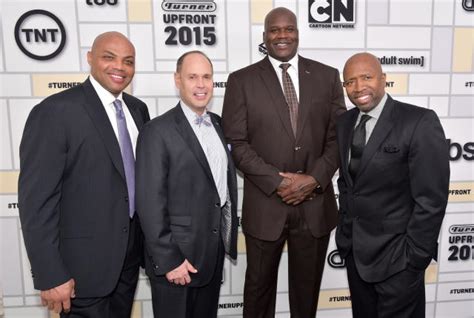 Charles Barkley, TNT crew pay tribute to Ernie Johnson