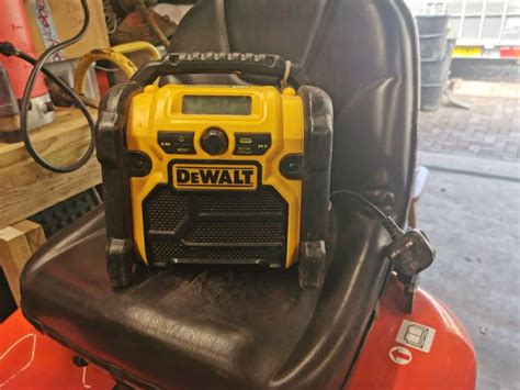 Dewalt dab radio, takes 18v XR batteries | in Helensburgh, Argyll and ...