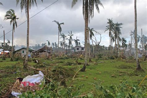 Philippines grapples with typhoon aftermath as death toll tops 300 ...