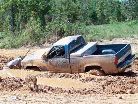 Stuck In Mud? Professional Truckers Use This Trick Which You