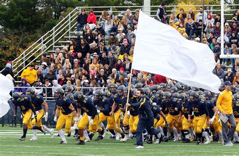 UW-Eau Claire football: Win at Platteville shows Blugolds mean business ...