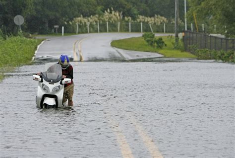 Isaac: Gautier Police Department closes additional roads due to ...