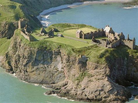 Dunnottar Castle, Scotland: Secrets, History and Pictures