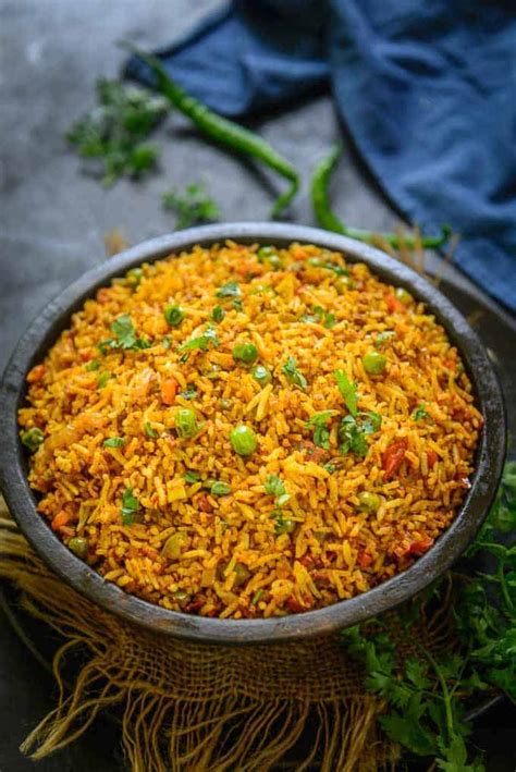 Mumbai Style Tawa Pulao Recipe (Step by Step + Video) - Whiskaffair