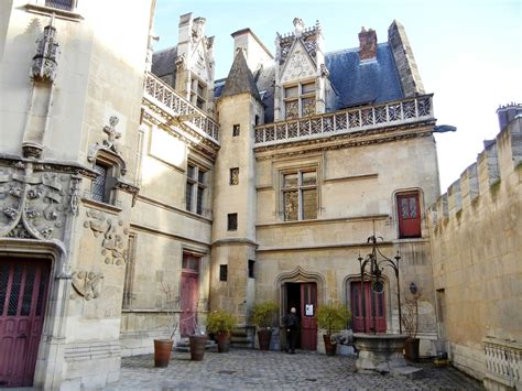 Dreaming of Paris: Musée de Cluny and Crypte Archéologique