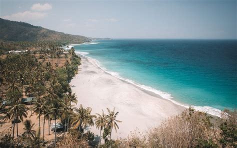 5 Epic Senggigi Beaches to Visit in West Lombok