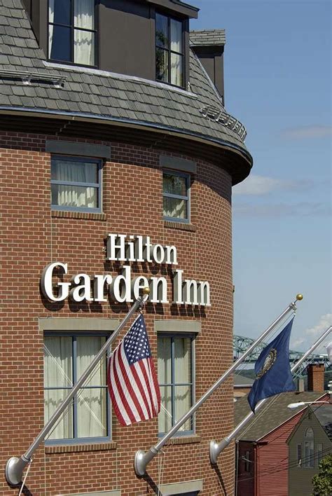 HILTON GARDEN INN PORTSMOUTH DOWNTOWN - Updated 2022 Prices & Hotel ...