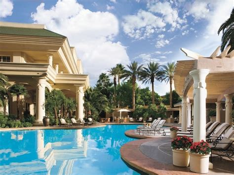 10 Best Pet-Friendly Hotels in Las Vegas, Nevada + MAP