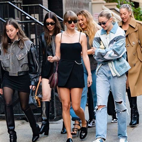 Taylor Swift Proves the Squad Is Back During Girls Night Out