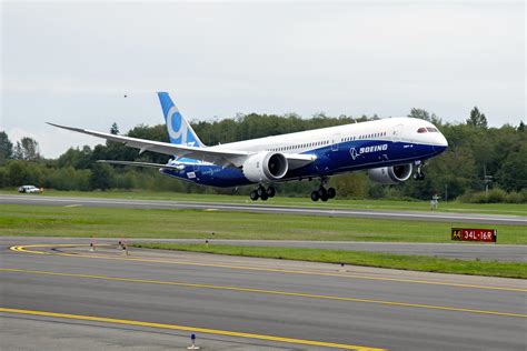 Second Boeing 787-9 Dreamliner Takes First Flight | Frequent Business ...