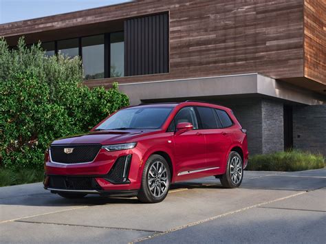 What makes the 2021 Cadillac XT6 Award Winning - Tires & Parts News