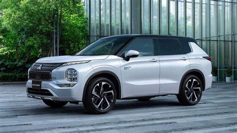 Mitsubishi Launches All-New Outlander PHEV With 20 kWh Battery