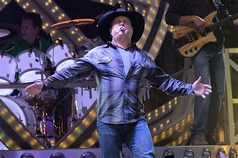 Garth Brooks Announces His Final California Stadium Tour Stop