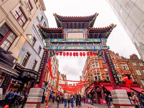 Chinese Gate in the Center of London Editorial Stock Image - Image of ...