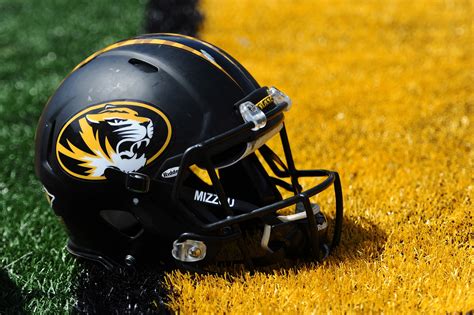 Photo: Mizzou recruit wearing what appears to be a new 'Mizzou gold' helmet