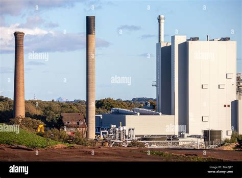 Glenrothes biomass power station fuelled by waste wood Stock Photo - Alamy