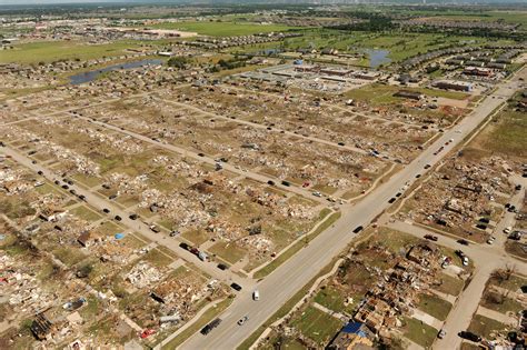 File:FEMA Aerial view of May 20, 2013 Moore, Oklahoma tornado damage ...