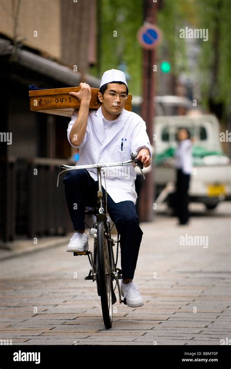 Traditional Soba Delivery Stock Photo - Alamy