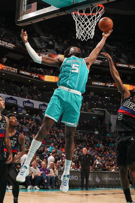 Hornets’ 5th Straight Win Overshadowed by Ball’s Ankle Fracture | NBA.com