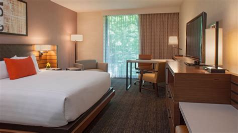 Hotel in Oak Brook, IL | Hyatt Lodge Oak Brook Chicago