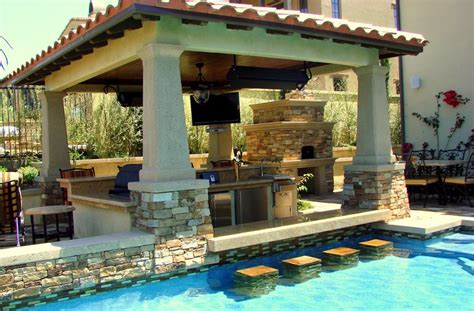 Swim-Up Bar: Pro Tips - Landscaping Network