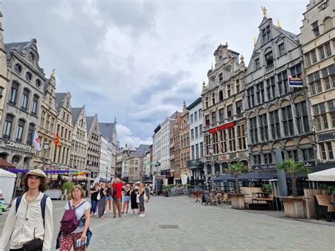 Antwerp buildings | CheckinAway