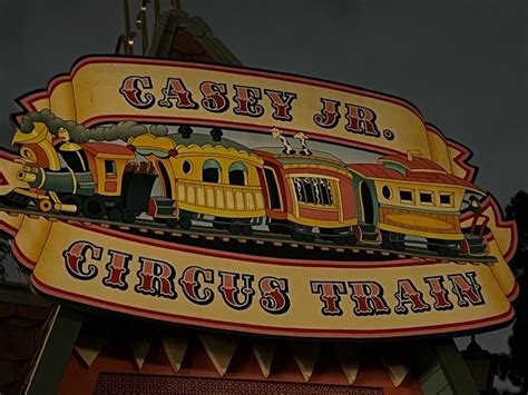 Casey Jr. Circus Train @ Disneyland Park | Open Coaster