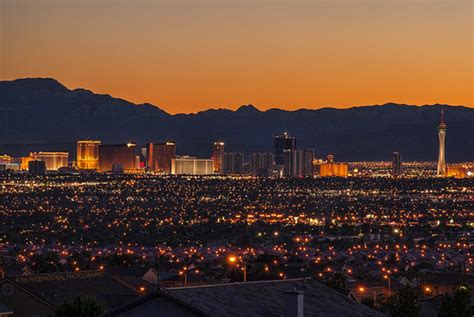 Vegas Valley Sunset | Although I visited Las Vegas earlier t… | Flickr