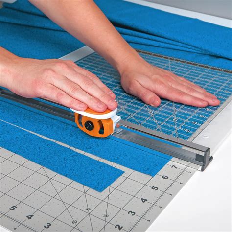 Rotary Cutter and Ruler Combo (6" x 24") | Fiskars