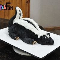 Skunk cake - Cake by Cakes For Fun - CakesDecor