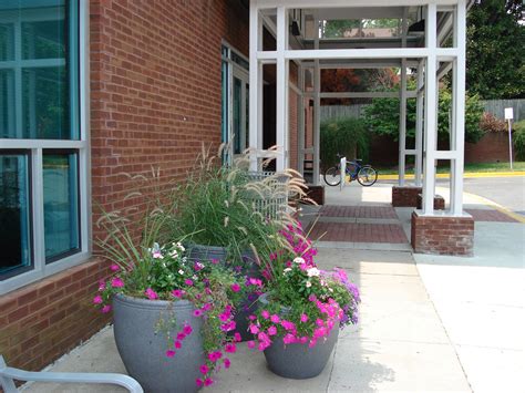 Exterior of the Bethesda Library | Montgomery County Public Libraries ...