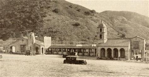 12. prosinca 1925. u San Luis Obispo (California) otvoren Mo-Tel, prvi ...