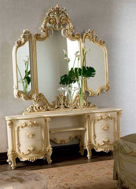 25 Best Victorian Style Furniture Ideas and Designs - InteriorSherpa