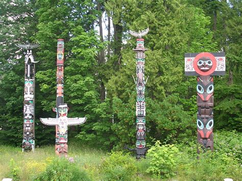 Vancouver Landmarks: Stanley Park Totem Poles