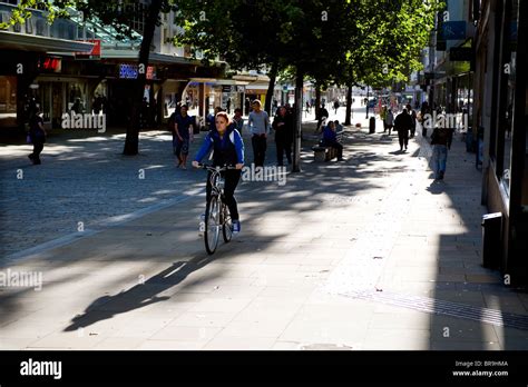 Swansea ( Abertawe ), West Glamorgan,South Wales, UK. Street scene ...