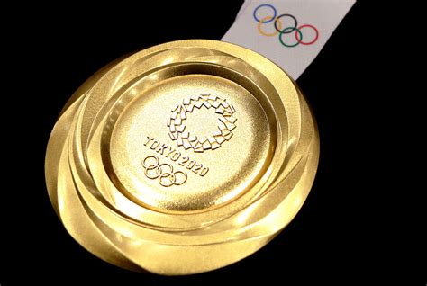 Here's How Much Hidilyn Diaz Will Get For Winning The First Olympic Gold