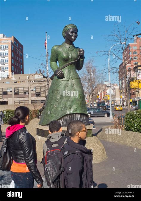 Harriet Tubman statue in Harlem New York City Stock Photo - Alamy