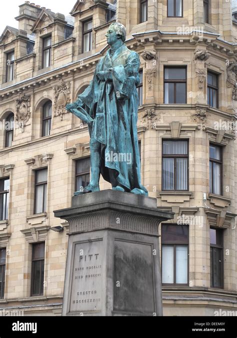 Statue of William Pitt the Younger (Britain's Youngest Prime Minister ...