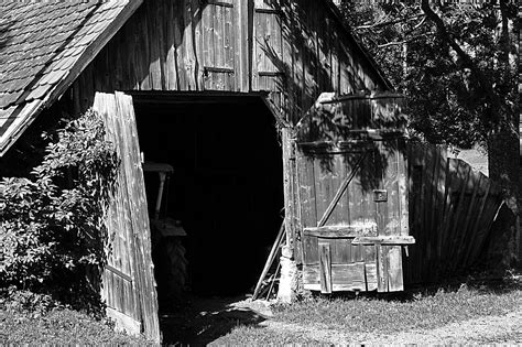 Barn,tractor,farm,tractors,agriculture - free image from needpix.com