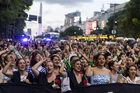 100 Evita Peróns take to the streets of Argentina’s capital | Las Vegas ...