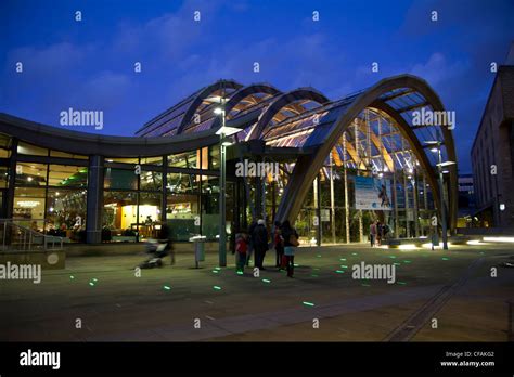 Sheffield's iconic Winter gardens at night Sheffield city center South ...