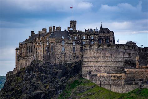 Famous Edinburgh Castle Ghosts and Hauntings - Exemplore